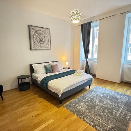 Charming Flat & Balcony Near Central Station L Bg5 เวียนนา ภายนอก รูปภาพ