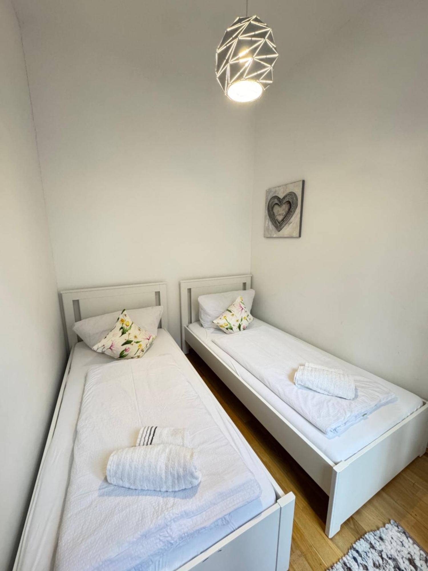 Charming Flat & Balcony Near Central Station L Bg5 เวียนนา ภายนอก รูปภาพ