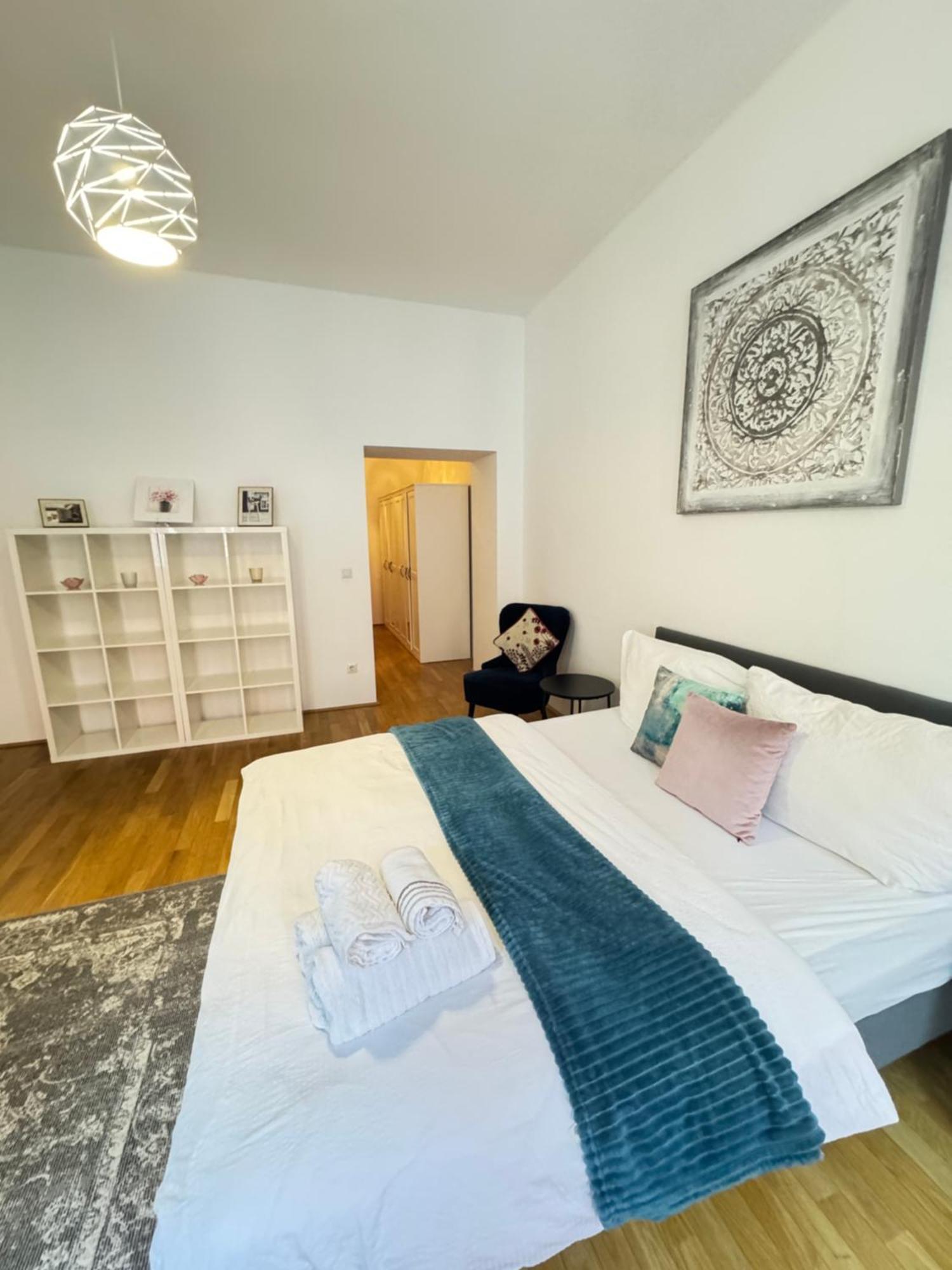 Charming Flat & Balcony Near Central Station L Bg5 เวียนนา ภายนอก รูปภาพ