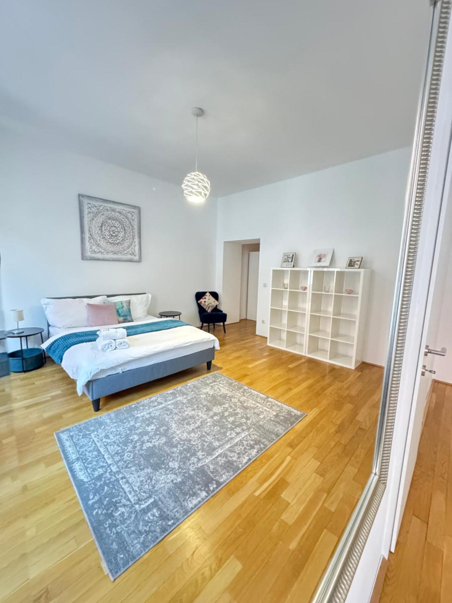 Charming Flat & Balcony Near Central Station L Bg5 เวียนนา ภายนอก รูปภาพ