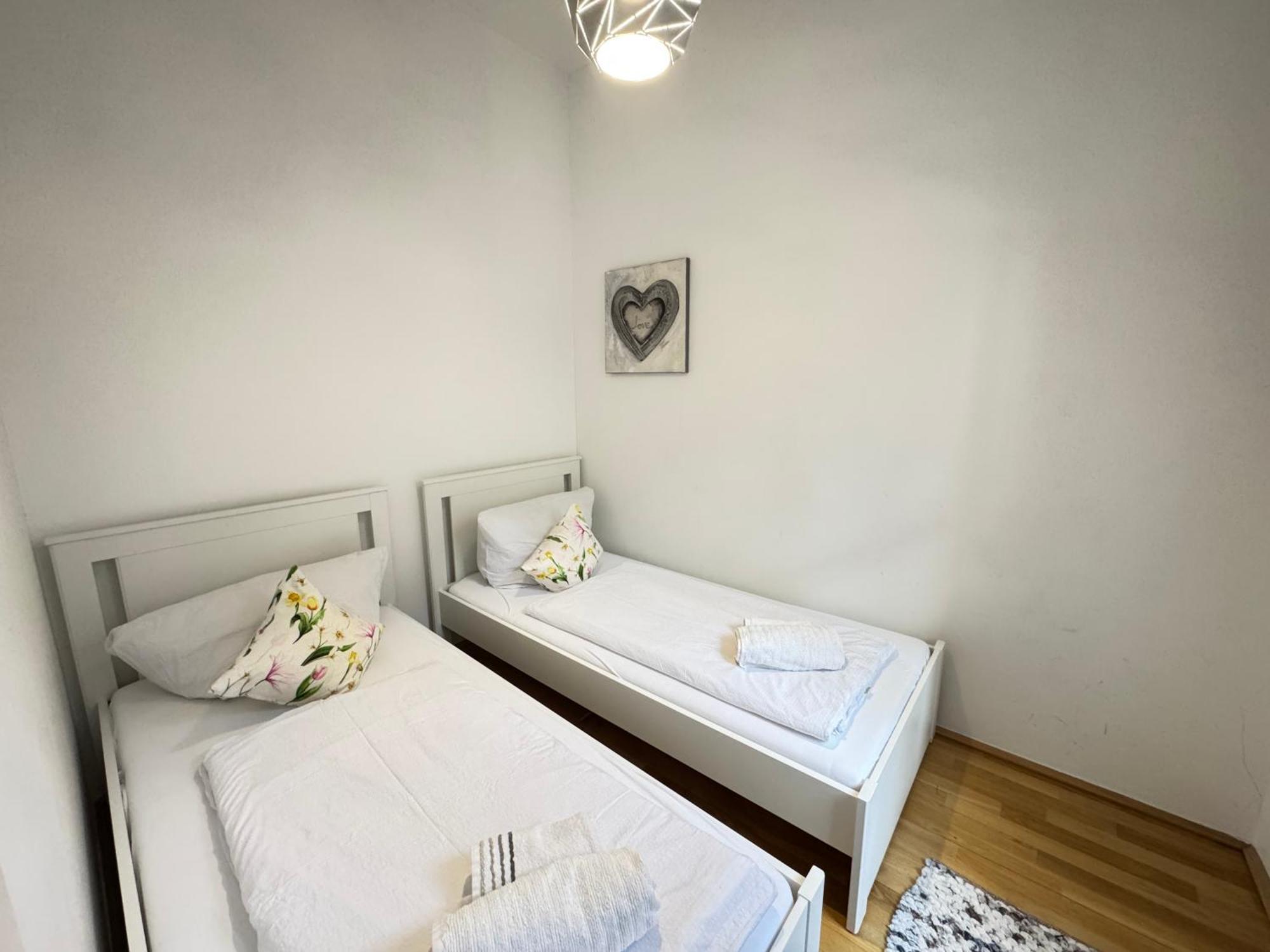 Charming Flat & Balcony Near Central Station L Bg5 เวียนนา ภายนอก รูปภาพ